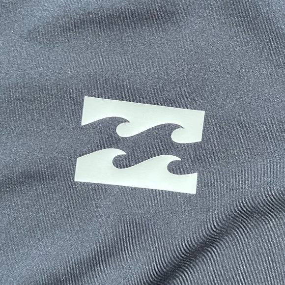 Billabong Rash Guard Water Shirt - Picture 4 of 4